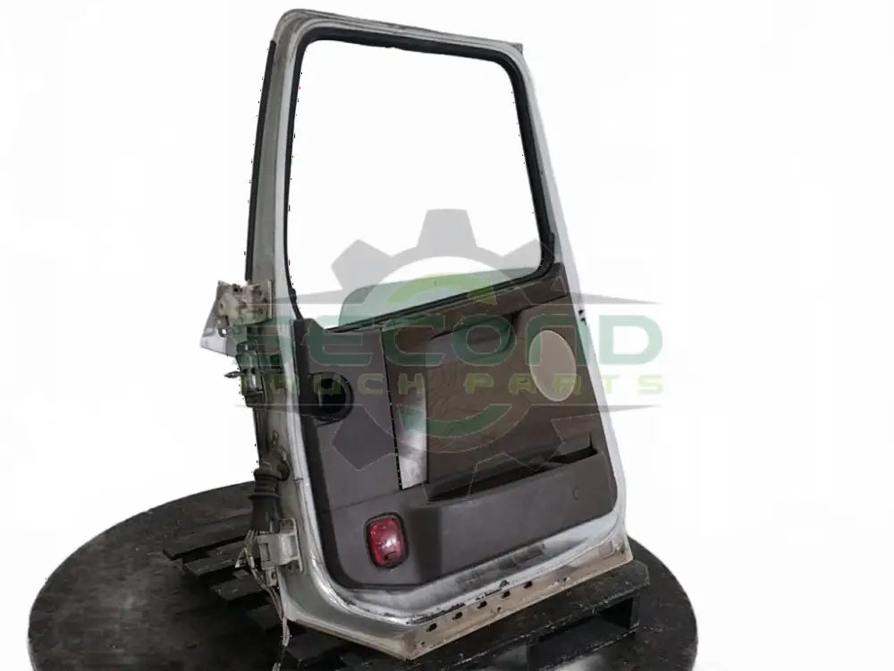 Volvo RH DOOR ASSEMBLY OEM - Second Truck Parts