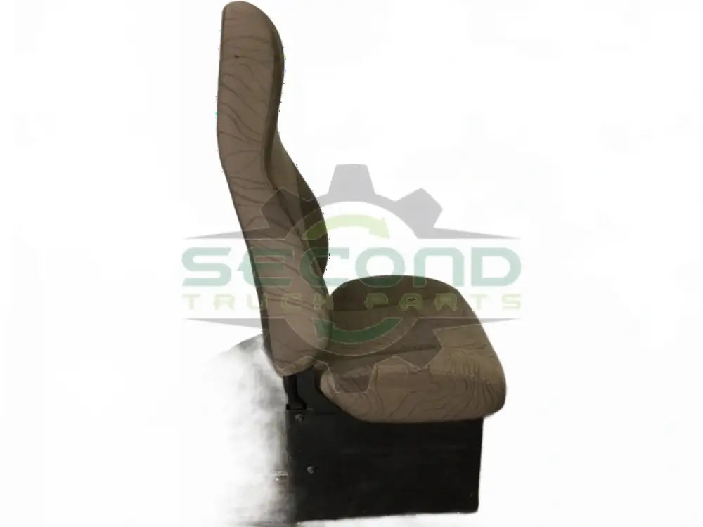 Volvo RH SEAT ASSEMBLY OEM 21617406 - Second Truck Parts
