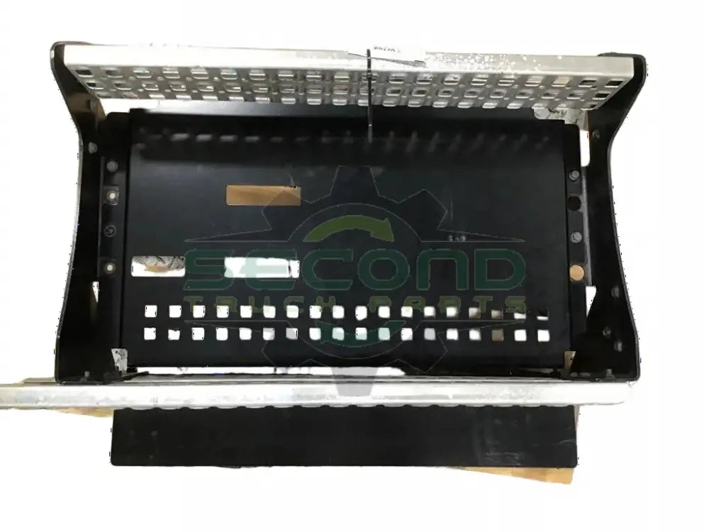 Volvo RH steps and heat shield assembly OEM 22676967 - Second Truck Parts
