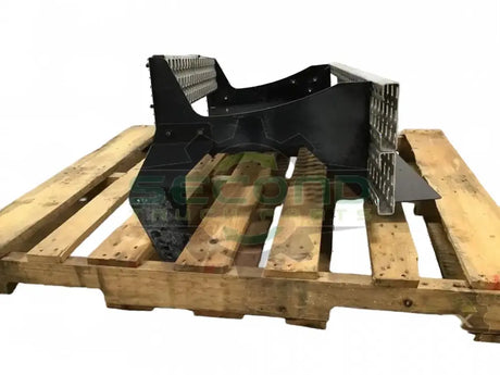 Volvo RH steps and heat shield assembly OEM 22676967 - Second Truck Parts