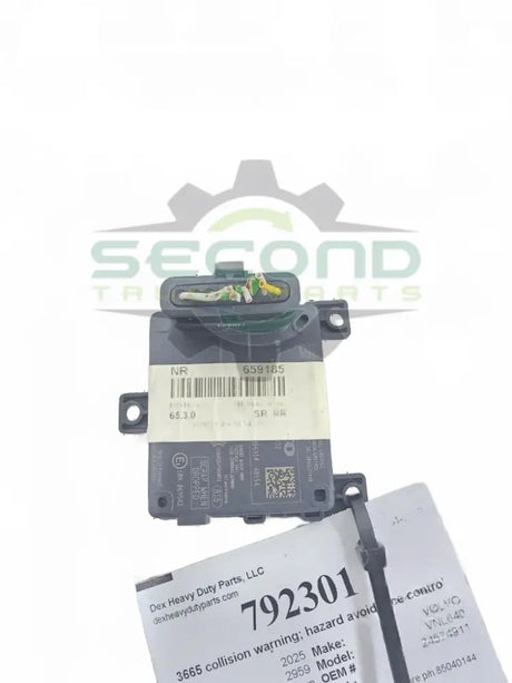Volvo Short range radar control unit OEM 24574911D2 - Second Truck Parts