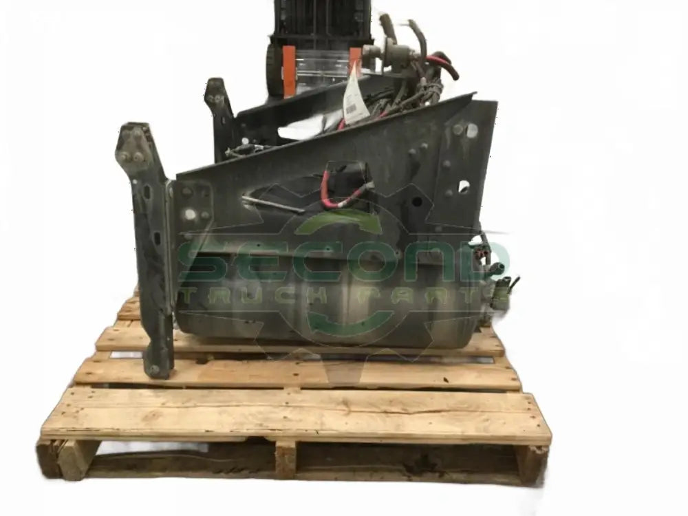 Volvo Steel battery box shelf 21043167 with x3 steel air tanks x2 DDD3 - Second Truck Parts