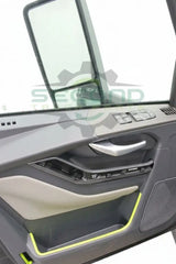 Volvo VNL LH door assembly OEM 78492125 - Doors