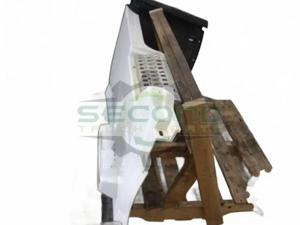 Volvo VNL RH Rear chassis fairing with steps 52" OEM 82765519 - Second Truck Parts